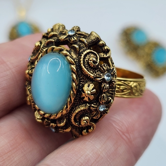 Sarah Cov 1971 "Czarina" Moonglow & Rhinestone Parure - Picture 5 of 13